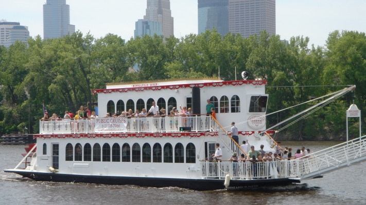 Minneapolis Queen