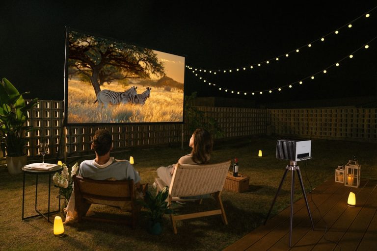 Photo Outdoor Movie Nights